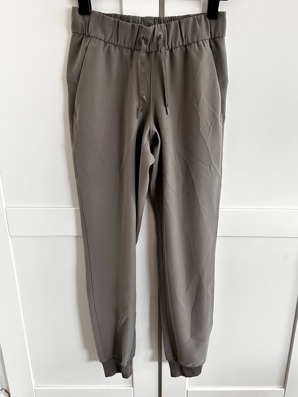 Lululemon Gray Pull-On Jogger Pants Size 2 – Stretch Athletic Travel Pants